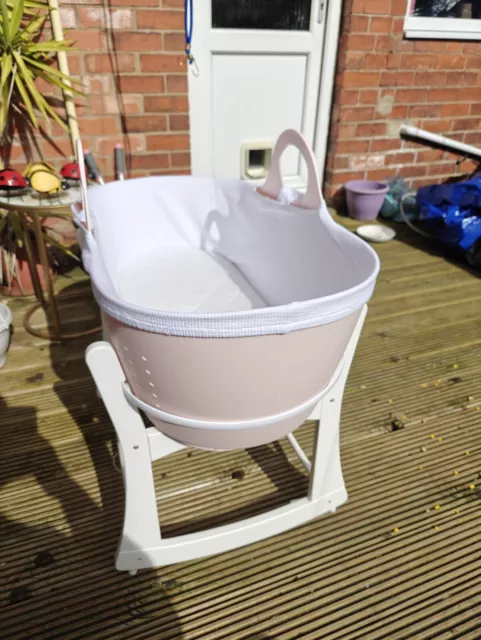 Tommee Tippee moses basket with rocking stand. Pristine Condition £60 New
