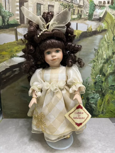 Porcelain Doll Vintage Collectable Rare Retro The collectors Choice