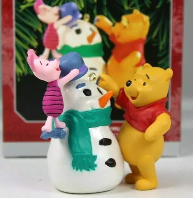 Hallmark Keepsake Ornament Winnie The Pooh Piglet "Building A Snowman" 1998 New