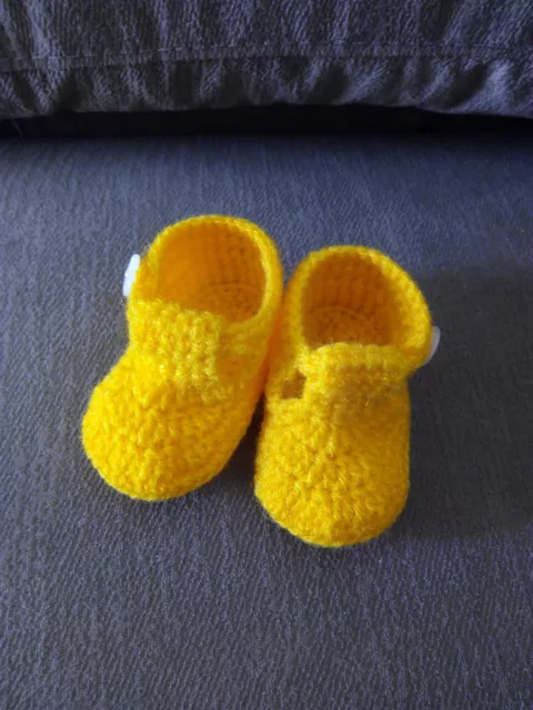 Patucos bebe recien nacido tipo All Star de crochet o ganchillo, de caña  baja, disponibles en todas las tallas de bebé - de 0 a 12 meses :  : Productos Handmade