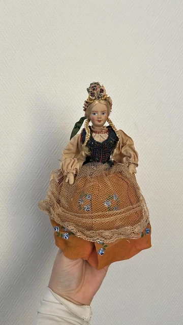HANSI - GRETEL - Alsacienne à la poupée
