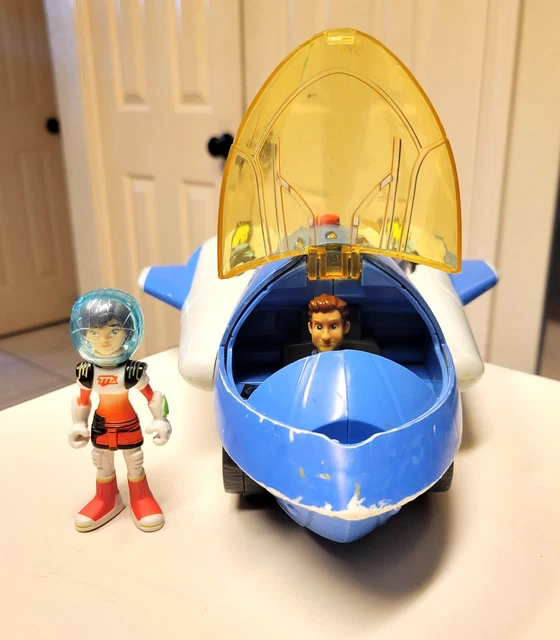 MILES FROM TOMORROWLAND Spaceguard Cruiser Disney With 2 Figures