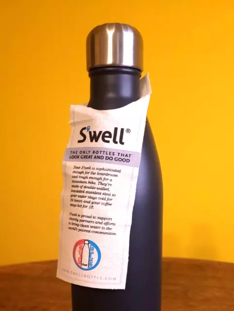 Swell Vacuum Insulated Stainless Steel water Bottle 25oz Blue Suede