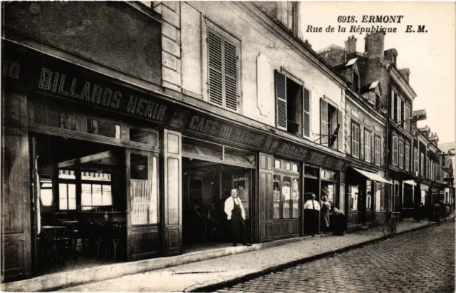 CPA ERMONT - Rue de la Republique (380415)