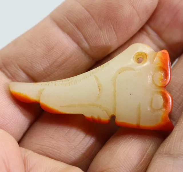 Collection hand-carved Chinese HeTian white jade beast amulet pendant D614