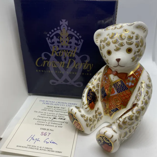 🧸 Royal Crown Derby Porcelain 567/950 Red Bow Tie Teddy bear IMARI Paperweight