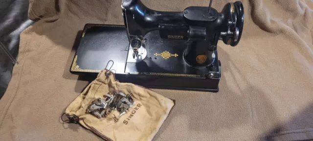 Singer featherweight zone machine 1930.