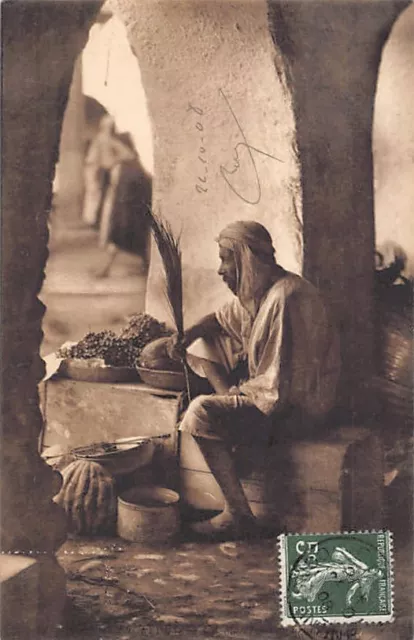Algérie - Un marchand de fruits - Ed. LL Lévy 84
