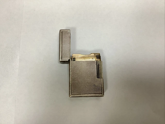 Briquet Dupont en métal argenté