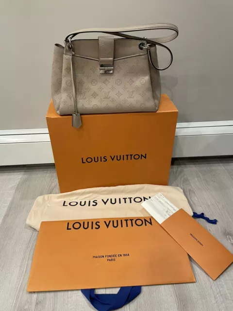 Sold at Auction: Louis Vuitton, LOUIS VUITTON, GALET BEIGE FLOCKED MONOGRAM  VELVET AND VEAU CACHEMIRE LEATHER W PM TOTE BAG, TAUPE