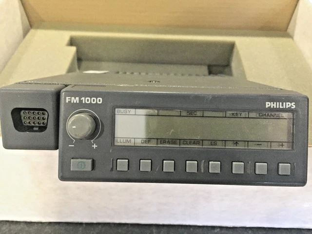 Radio VHF PHILIPS FM1000 / FM1100 SE011 - D'occasion Non Testée, à Vendre Pour Pièces Ou Dépannage
