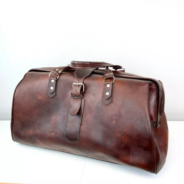 Ancien Bagage en cuir - grand sac patiné de voyage vintage