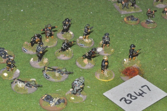 20mm modern / vietnam - VC 16 figs - inf (88417)