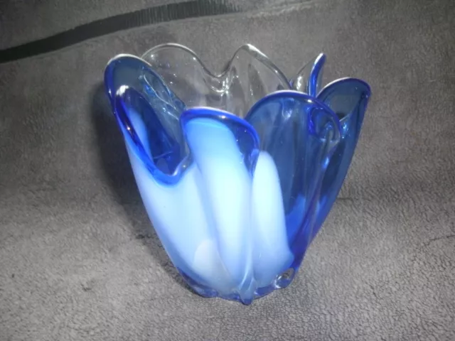 sanyu / ugs 1970s japanese art glass handkerchief  vase blue & white 13.5cm high