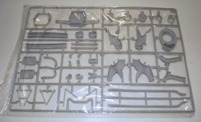Trumpeter P-47D Dorsal Fin 02264 ⭐Parts⭐ Sprue Q-Supercharger Assembly 1/32