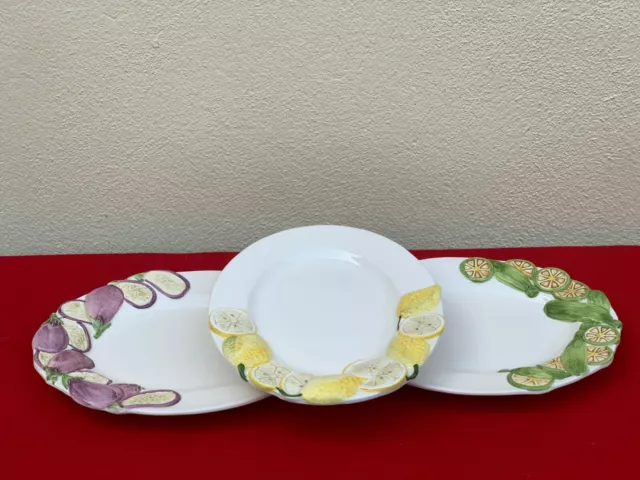 Lot de 3 assiettes en céramique décor légumes en relief