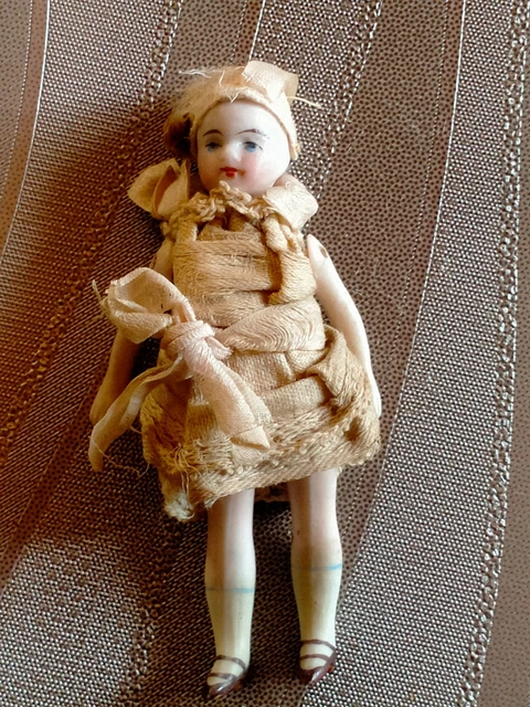 Poupée tête porcelaine marquée en creux Armand Marseille Germany 390