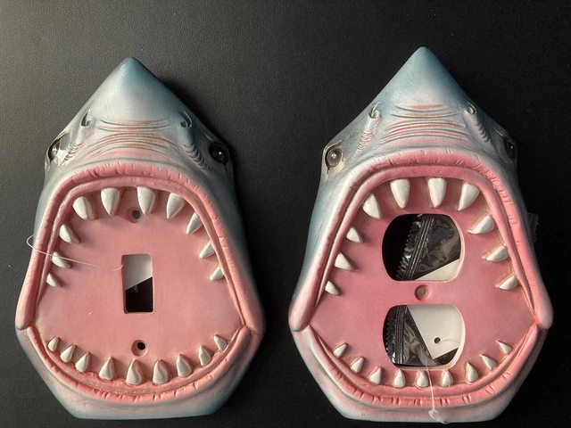 (2) Cubierta de salida de mordedura boca dientes de tiburón + cubierta de placa de interruptor único pared NUEVA