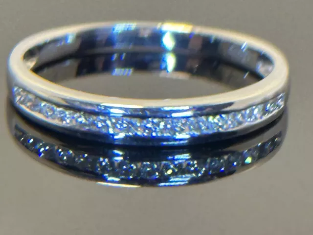 BEAUTIFUL Stacking Ring In SOLID 9CT (375) White Gold with 15 Natural Diamonds!