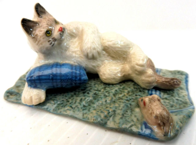 KLIMA K964 Miniature statuette en porcelaine - CHAT SUR SERVIETTES N° 32 CAT