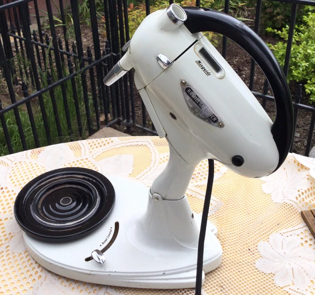 VINTAGE HAMILTON BEACH MIXER, with Mirguide. Art Deco Period mid