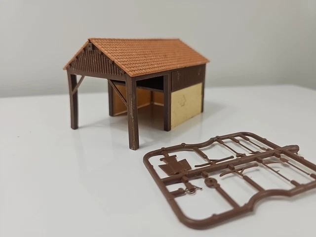 VILLAGE DE FRANCE HO MAQUETTE MARCHE ST GERMAIN TRAIN N° 38