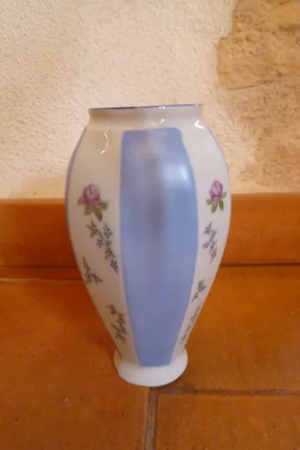 Vase porcelaine Limoges décor fait main, joli décor floral
