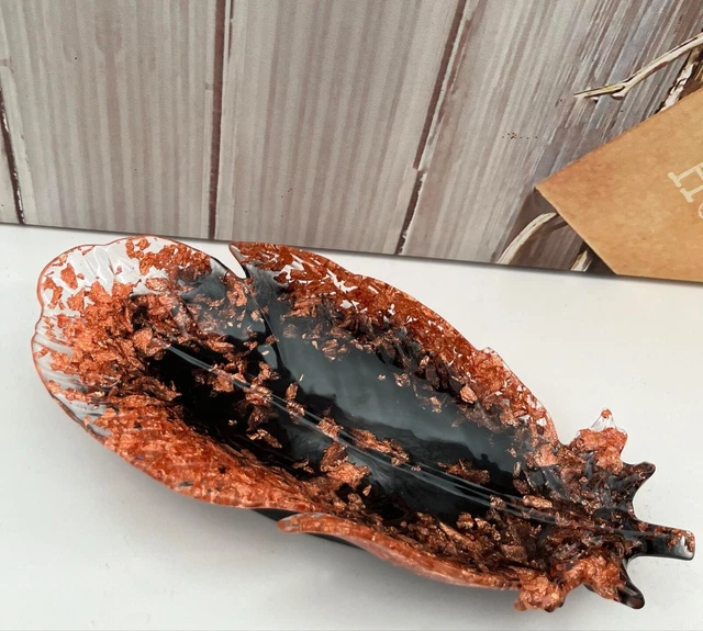 Grand Vide Poche. Forme Etoile de Mer. En verre d Art soufflé style Murano, couleur pêche. Décor Filaments/Volutes de fumée blanches, effet nacré. Diam 26 cm - Décoration