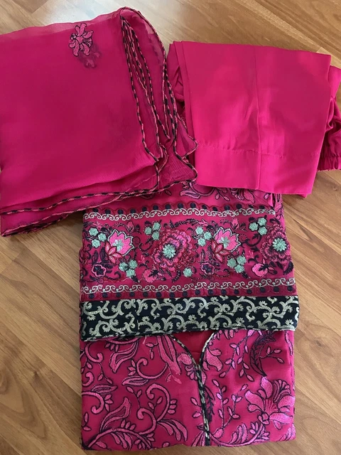 Pakistani Indian 3 pc dress Chiffon Mebriodered Party suit