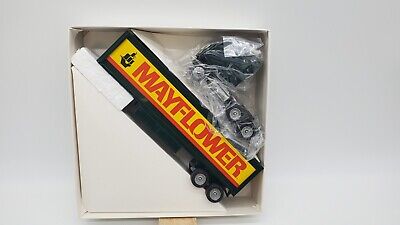 Winross Diecast 1/64 Scale Truck  Mayflower Movers Toolbox Cargo 1991 EUC