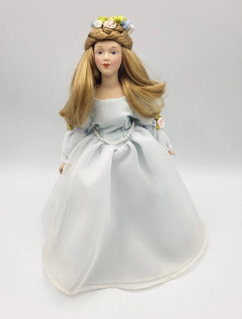 Fairy Tale Collection Cinderella Avon Porcelain Doll & Stand 1984 9 1/4"
