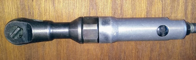 Chicago Pneumatic 3/8” Air Speed Ratchet Wrench CP-828 4