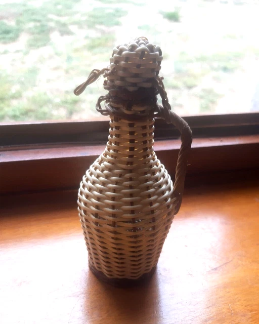 C2/ LOT DE 2 BOUTEILLE VINTAGE OSIER ROTIN SCOUBIDOU ROUGE
