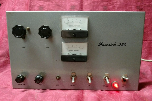 D&A Mfg d'occasion Amplificateur linéaire Maverick -250 HF D&A Mfg d'occasion Amplificateur linéaire Maverick -250 HF