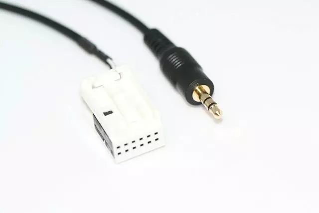Chargeur double USB AMPIRE 12V/24V > USB, double 3.1A avec boîtier, 19,00 €