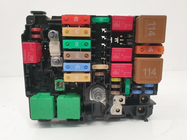 PEUGEOT 208 MK2 2020 1 2 Petrol Engine Bay Fuse And Relay Box Unit peugeot-208-mk2-2020-1-2-petrol-engine-bay-fuse-and-relay-box-unit