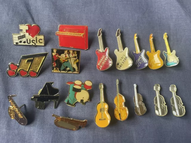 lot de pin's Musique Instruments Guitares etc