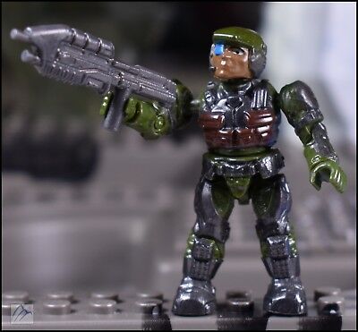 Halo Mega Bloks Vert Marine Avec / Fusil D'Assaut Mini Figurines #96942 Unsc