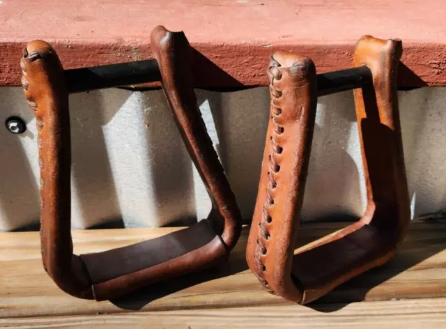 Vintage Stirrups Leather Laced Western Horse Saddle Working Cowboy Ranch