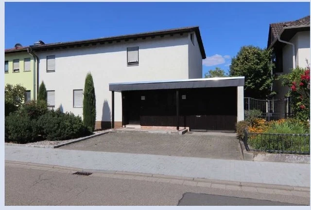 Einfamilienhaus, DHH in Dudenhofen mit großem Garten und Sauna, Tageslichtbad