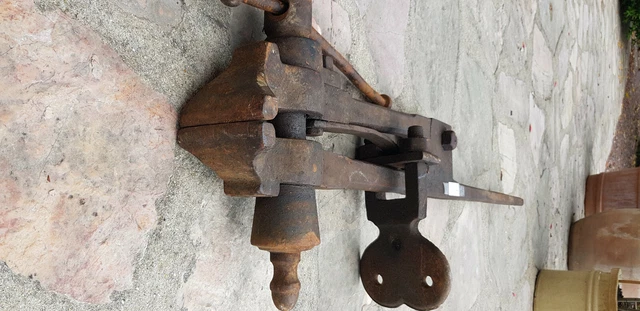 Ancien étau à main de serrage d'établi outil bricolage bijoutier