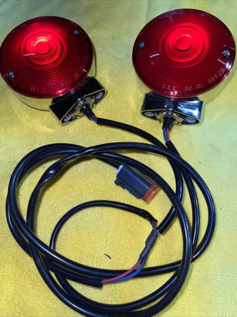 Harley Davidson FL Softail / Touring Rear Flat Red Lens TURNSIGNALS . 2