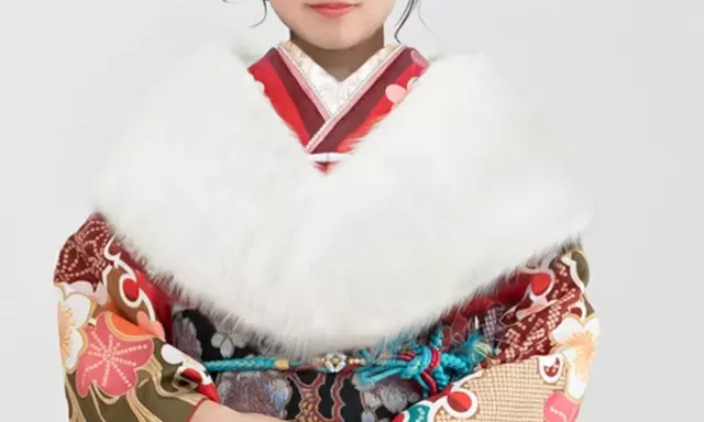 Japanese Traditional Kimono Fur Shawl Furisode White