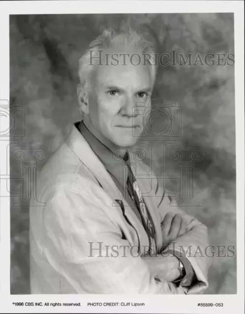 1996 Press Photo Actor Malcolm McDowell in "Pearl" TV Series - srp12221