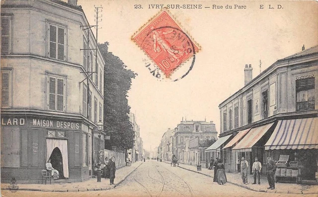 CPA 94 IVRY SUR SEINE RUE DU PARC (cliché pas courant