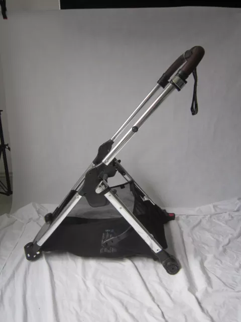 Mamas & Papas Flip XT3 Fahrgestell brauner Griff