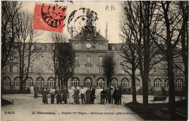 CPA VINCENNES - Hopital Mme Bégin - Batiment Central (coté intérieur) (519333)