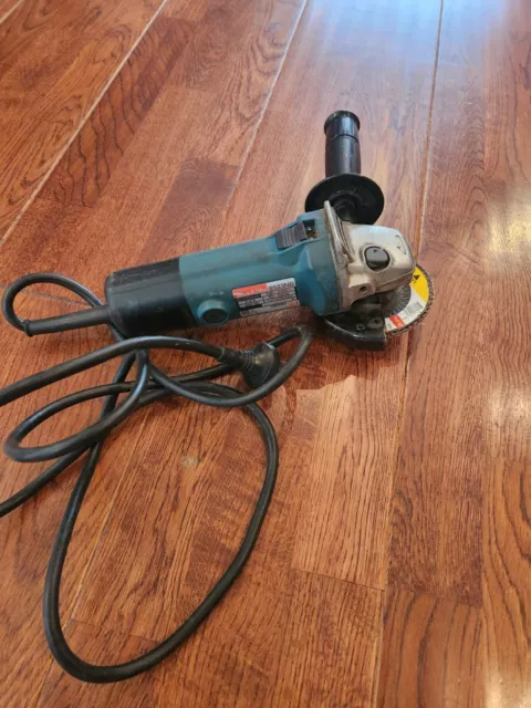 Makita 100mm Angle Grinder 9523NB 540W Works Perfectly