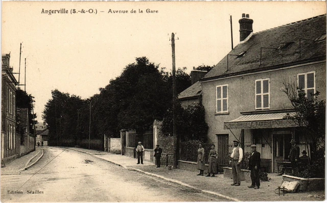 CPA Angerville Avenue de la Gare FRANCE (1371543)