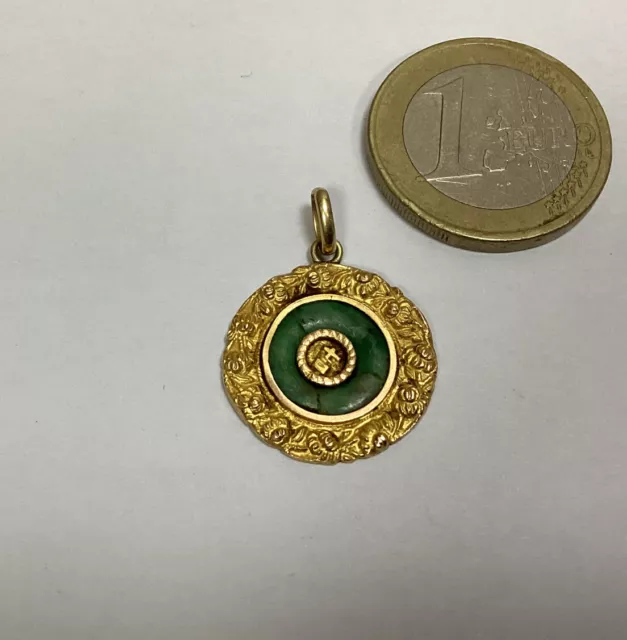 Magnifique pendentif Asiatique En OR Et Jade, XIXème ?